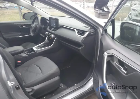 2021 Toyota Rav4 Hybrid Xle z USA, uszkodzony, nr VIN 4T3RWRFV4MU039463